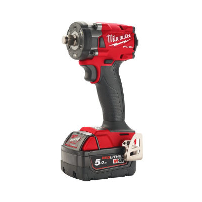 Milwaukee Гайковерт Milwaukee M18 FIW2F12-502X FUEL (Li-Ion 5 Ач)